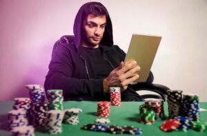 Pokerspelare som spelar online